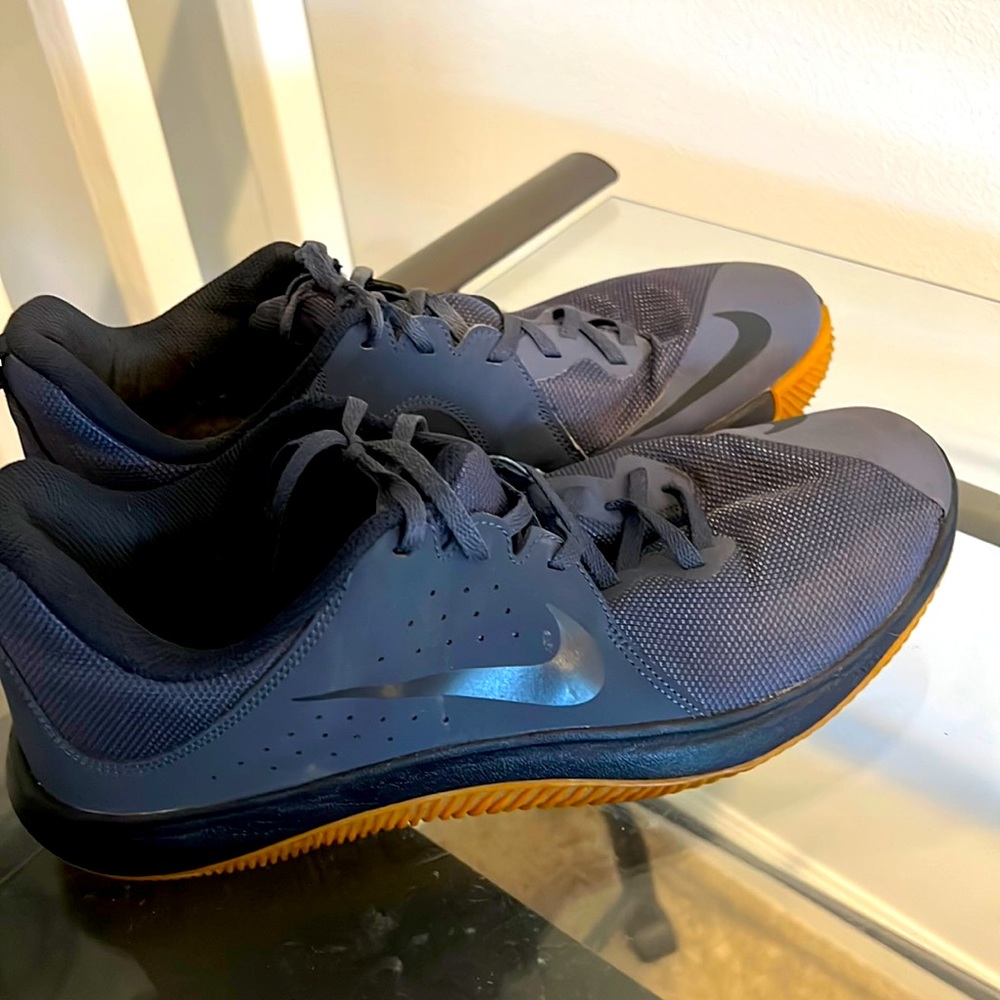 11.5 M Nike as-is
